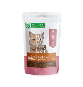 snack for cats with rabbit and goji berries